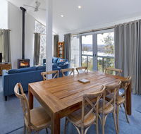 'Matilda' - Spacious  centrally located with great lake views - Inverell Accommodation