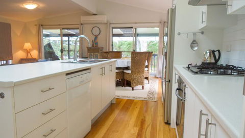 'RIVERSIDE RETREAT' 544 Ocean Drive, North Haven - Inverell Accommodation 2