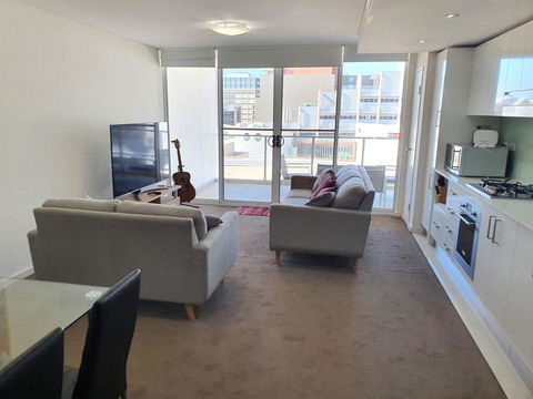 (just Listed) Bolton St 1br 350m Walk To Newcastle Beach +++ Wifi End Eand - Inverell Accommodation 3