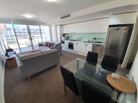 (just Listed) Bolton St 1br 350m Walk To Newcastle Beach +++ Wifi End Eand - Inverell Accommodation 0