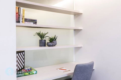 1 Bedroom Apt With Parking Walk To ANU - Inverell Accommodation 3
