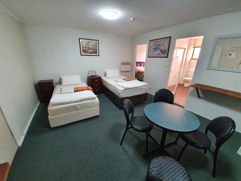 1 Lakeview Plaza - Inverell Accommodation 0