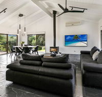 1 Oak - Rye Back Beach Accommodation - Inverell Accommodation