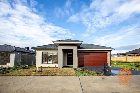 109, Cozy Cranbourne Family House, 5Bed2Bath2Parking - Inverell Accommodation 2