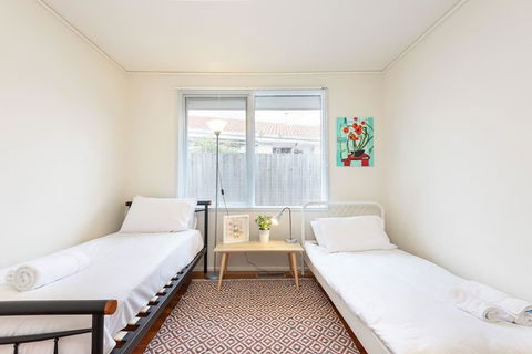 111, Relaxing Family Getaway In Burwood - Inverell Accommodation 3