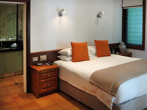 17 Wharf Street - Luxury Holiday Home - Inverell Accommodation 1