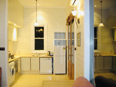 1880s Kananook Boutique Historic Luxury Apartment FSC Private Villa Bairnsdale - Inverell Accommodation 2