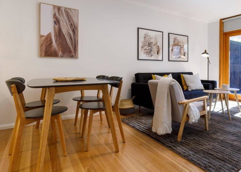 2 Bdrm Apt In Annandale With Courtyard & Parking - Inverell Accommodation 3