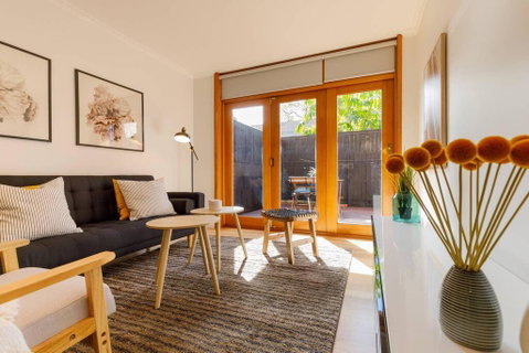 2 Bdrm Apt In Annandale With Courtyard & Parking - Inverell Accommodation 2