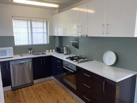 2 Bed Bar Beach Apartment - Stroll To Beach & Cafes, Supermarket Apartment 6 - Inverell Accommodation 0
