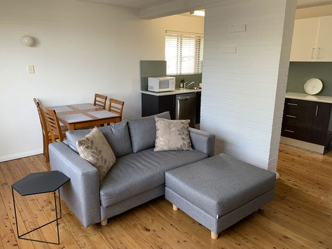 2 Bed Bar Beach Apartment - Stroll To Beach & Cafes, Supermarket Apartment 6 - Inverell Accommodation 1