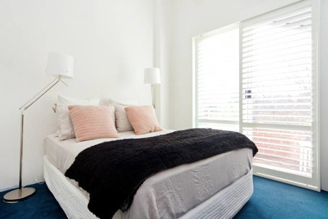 2 Bed Sydney Executive Apt Close To City - Inverell Accommodation 2