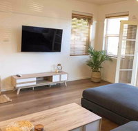 2 Bedroom SHORT walk to CBDBEACH and DARBY ST - Inverell Accommodation