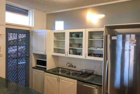 2 Bedroom, SHORT Walk To CBD,BEACH And DARBY ST - Inverell Accommodation 2