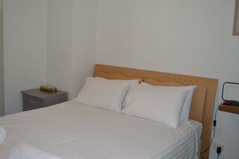 2 Lakeview Plaza - Inverell Accommodation 3