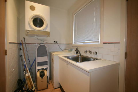 2 Munyang Street, Jindabyne - Inverell Accommodation 1