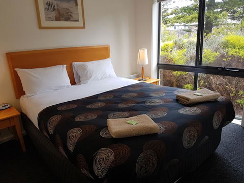22 Gillies Street Apartments - Inverell Accommodation 3