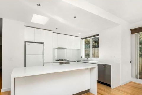 26 Malvern 3 Bedroom Home - Inverell Accommodation 1