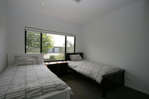 26 Twynam Street - Inverell Accommodation 0