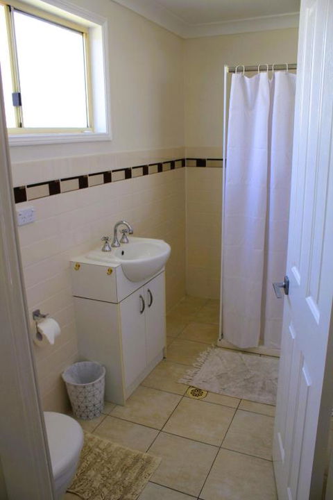 Browns Rocks Caravan Park - Inverell Accommodation 4