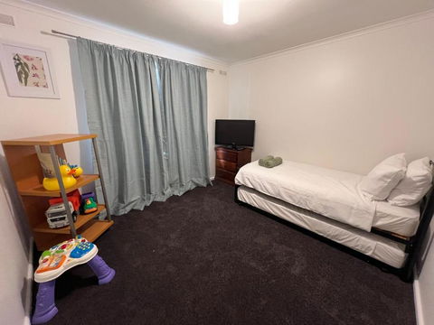 Curdies Getaway - Inverell Accommodation 4