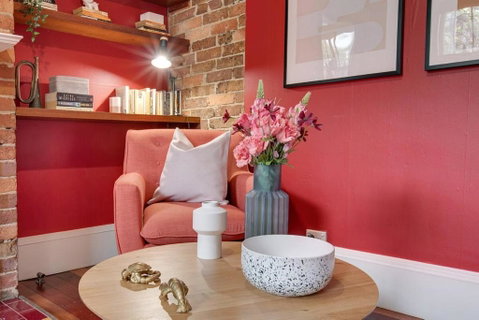 Cute Heritage Home With Balcony Close To The City - Inverell Accommodation 1