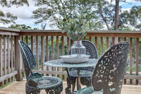 Cute Heritage Home With Balcony Close To The City - Inverell Accommodation 2