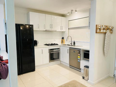 D101 Charming Apartment- Free Parking - Inverell Accommodation 1