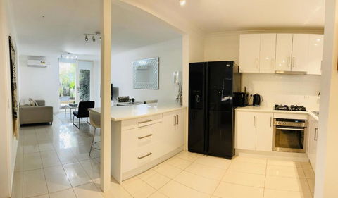 D101 Charming Apartment- Free Parking - Inverell Accommodation 4