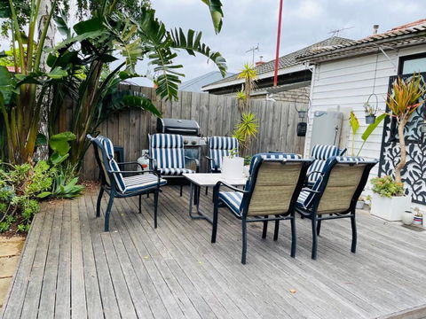 D103 Lemon Tree House - Inverell Accommodation 1