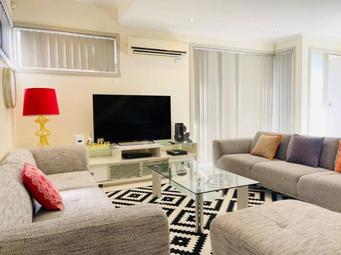 D104 Winston Fresh Fantastic - Inverell Accommodation 0