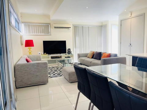 D104 Winston Fresh Fantastic - Inverell Accommodation 1