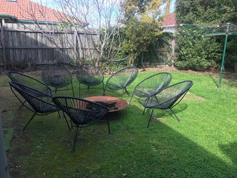 D108 Fantastic Sun Crescent Gathering - Inverell Accommodation 2