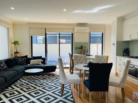 D110 Sweet Melon Super Stay-fantastic - Inverell Accommodation 1