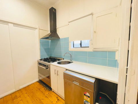 D114 Victorian Central Stay - Inverell Accommodation 4