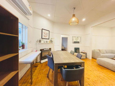 D114 Victorian Central Stay - Inverell Accommodation 3