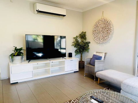 D119 Silver Birch Family Stay - Inverell Accommodation 3