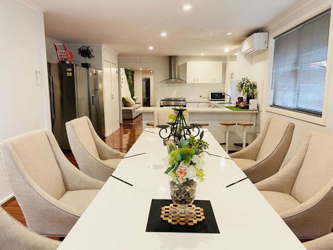 D130 The Link Fantasy Place - Inverell Accommodation 0