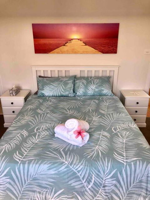 DELUXE Escape! Central, NEW & Spacious 3 Bed - Inverell Accommodation 1