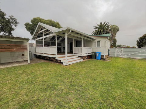 Dempster House - Inverell Accommodation 1