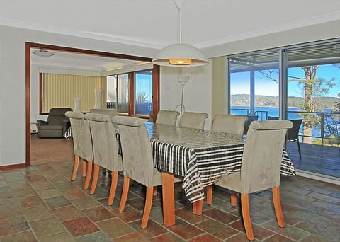 Denham Avenue Whole House Beachside Escape - Inverell Accommodation 2