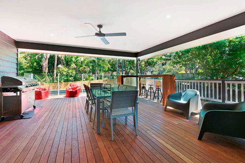 Depper St Beautifully Renovated Beach House - Inverell Accommodation 4