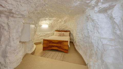 Desert Hideaway - Underground Living - White Cliffs - Inverell Accommodation 2