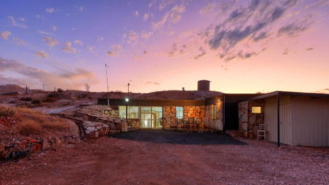 Desert Hideaway - Underground Living - White Cliffs - Inverell Accommodation 1
