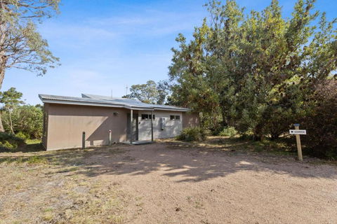 Despatch - Waterfront Retreat - Inverell Accommodation 3