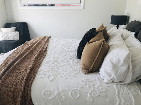 28 Clarence Crescent Villa - Inverell Accommodation 1