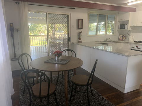 3 Bedroom Apartment - Inverell Accommodation 2