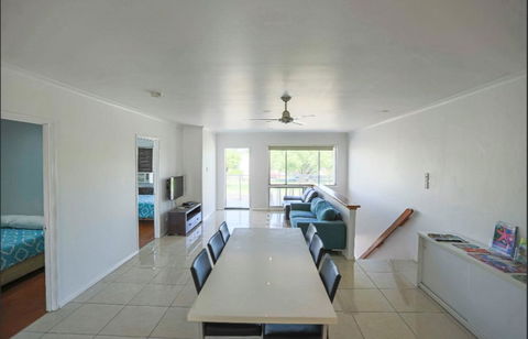3 Bedroom Apartment // Spence St - Inverell Accommodation 1