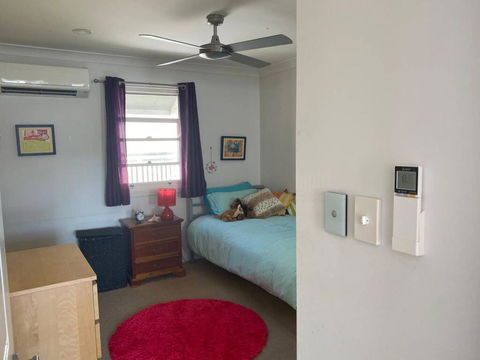 3 Bedroom Character Home Near CBD - Inverell Accommodation 3