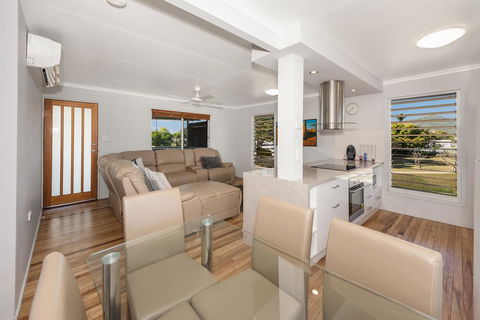 3 Bedroom Renovated Home - Inverell Accommodation 2